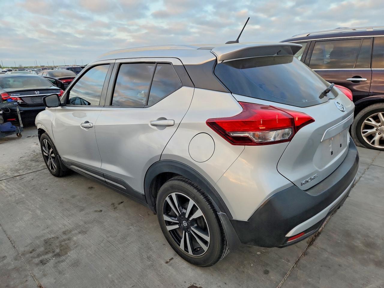 Nissan Kicks Sr