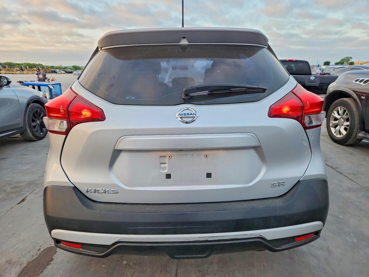 Nissan Kicks Sr