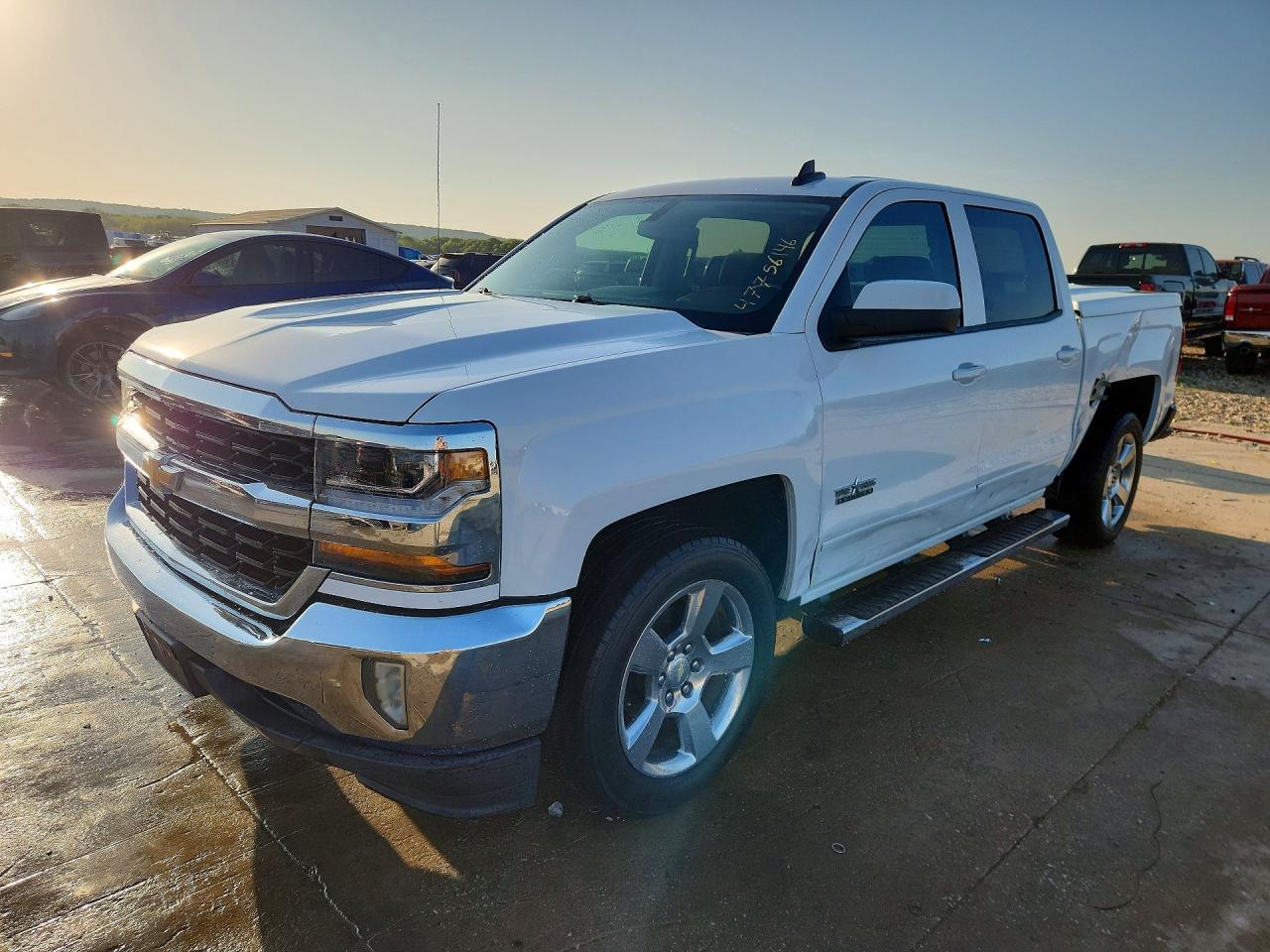Salvage Chevrolet Silverado Image