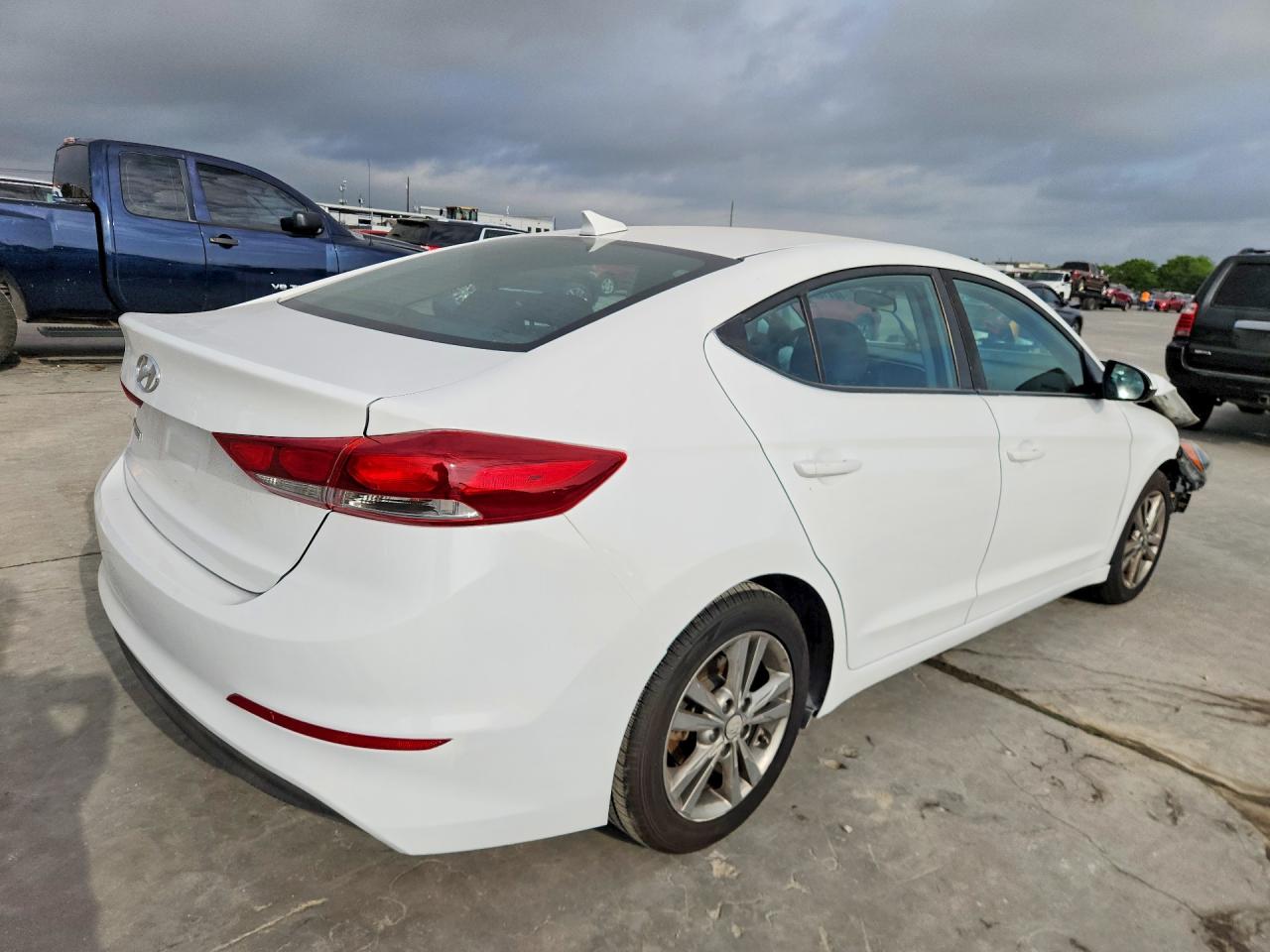 Hyundai ELANTRA Sel