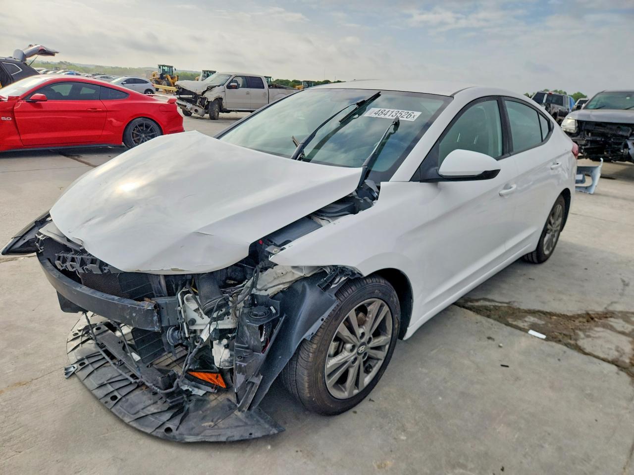 Salvage Hyundai ELANTRA Image