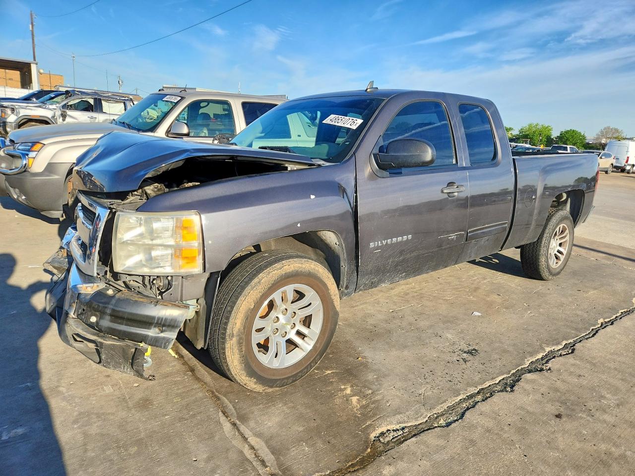 Salvage Chevrolet Silverado Image
