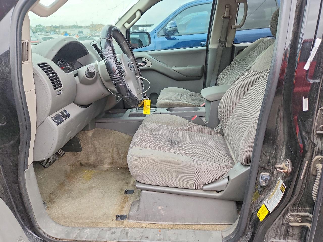 Nissan Frontier Sv