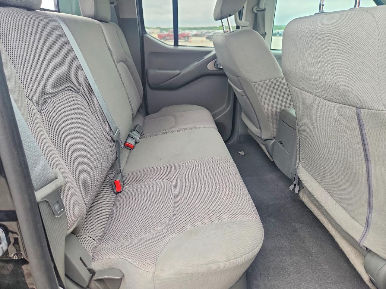 Nissan Frontier Sv