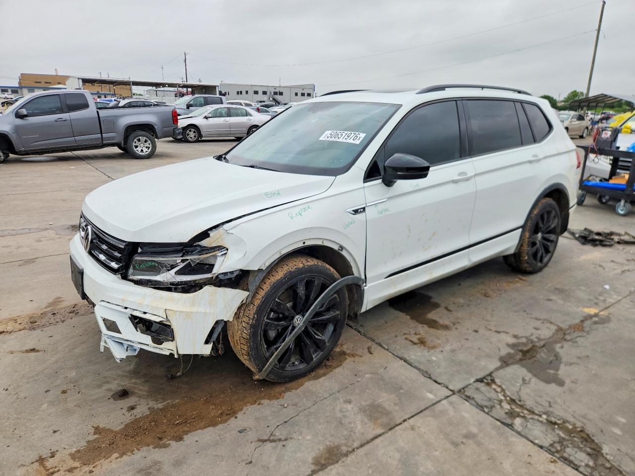 Salvage Volkswagen Tiguan Image