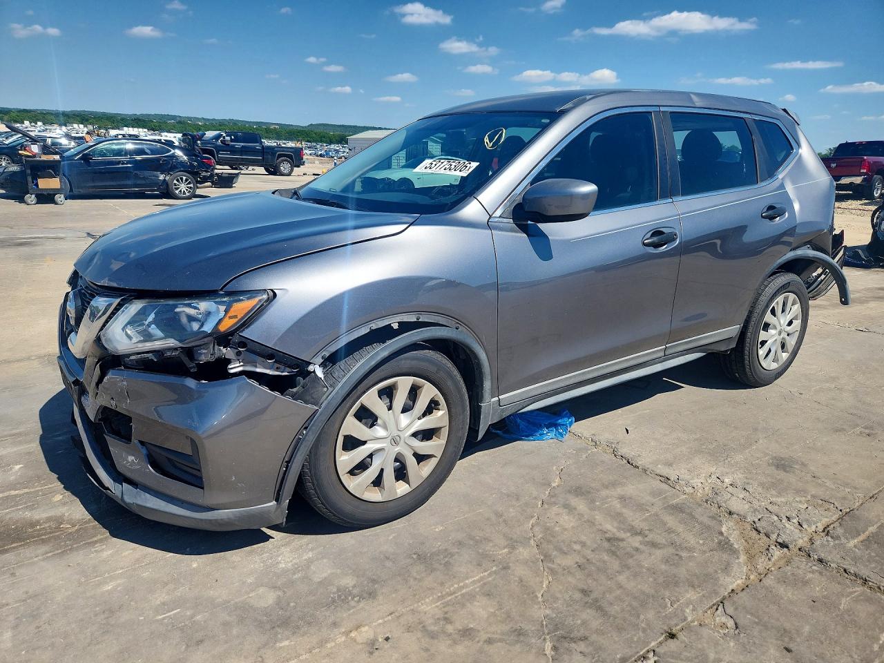 Salvage Nissan Rogue Image