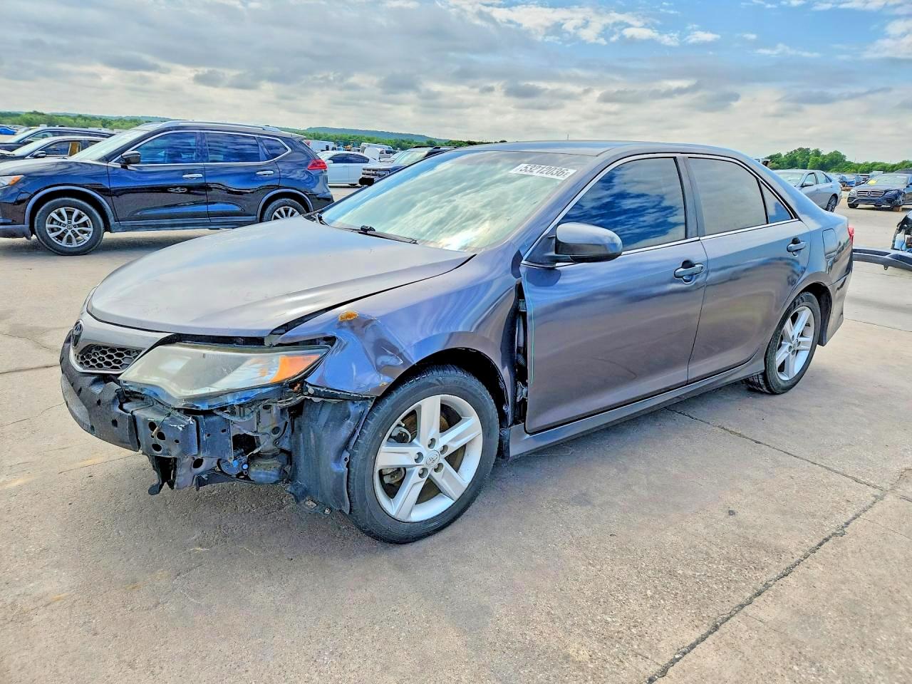 Salvage Toyota Camry Image