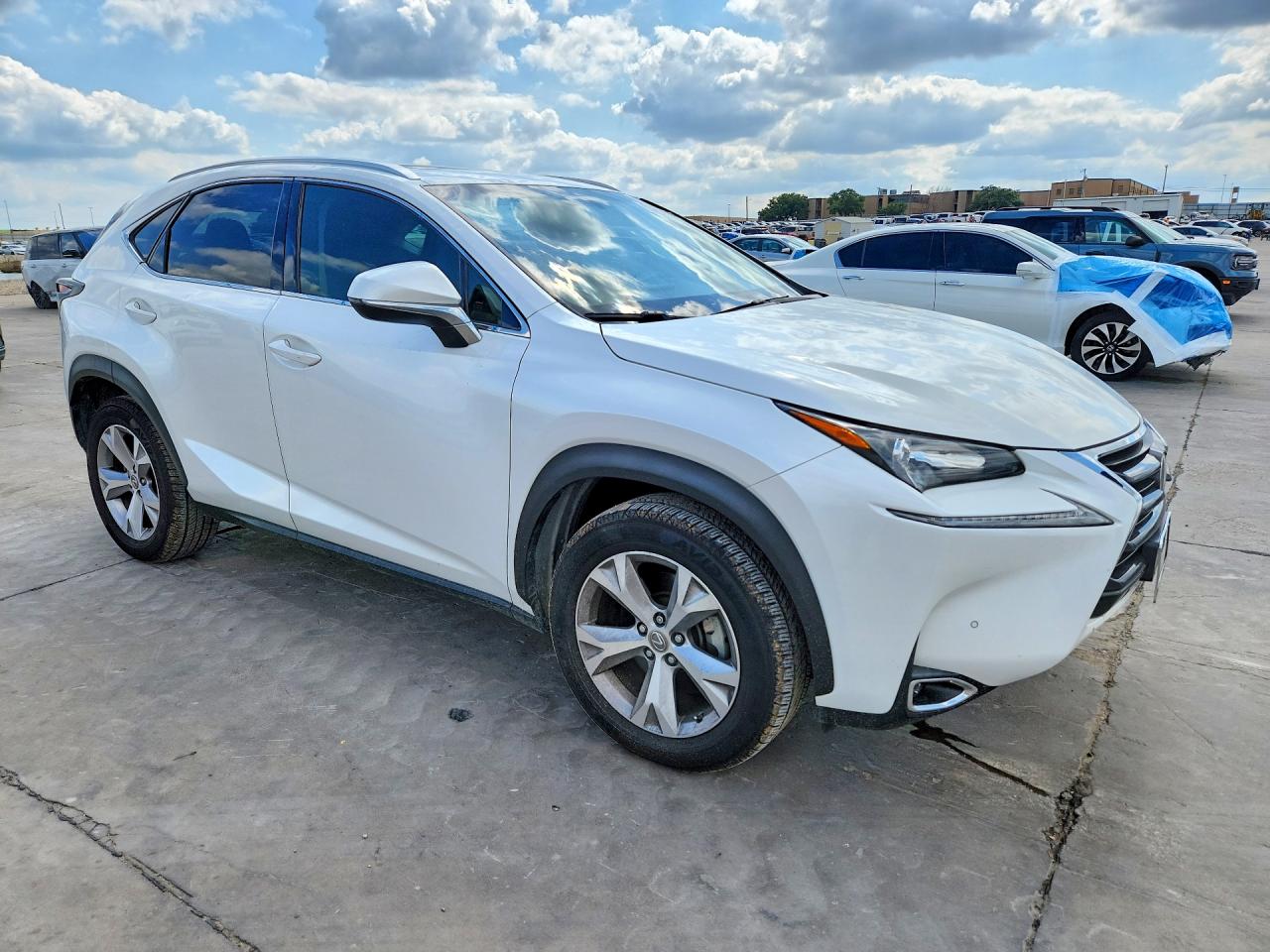 Lexus NX Base