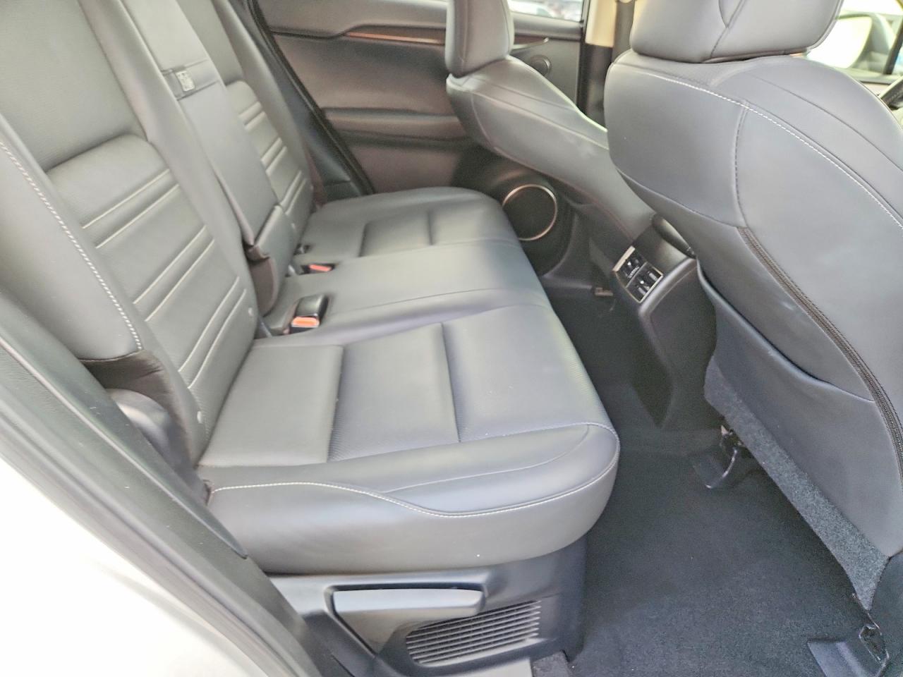 Lexus NX Base