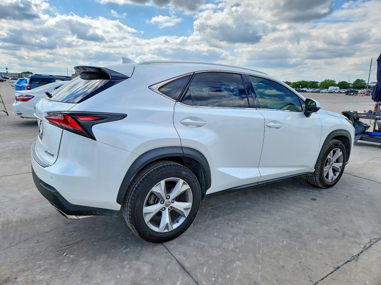 Lexus NX Base