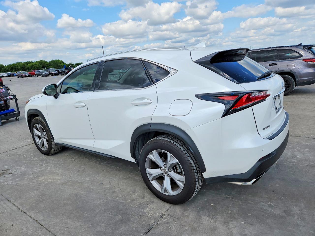 Lexus NX Base