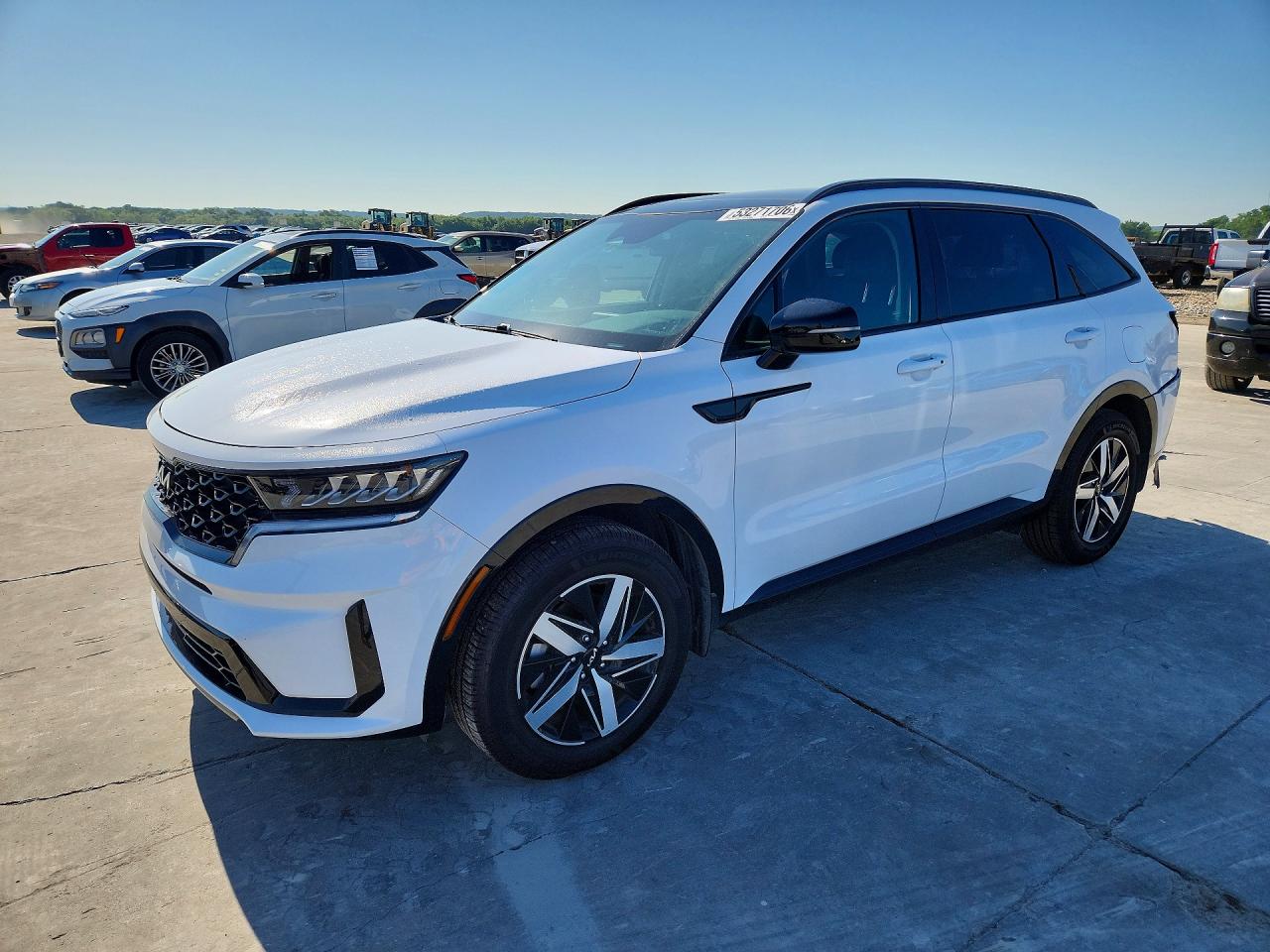 Salvage Kia Sorento Image