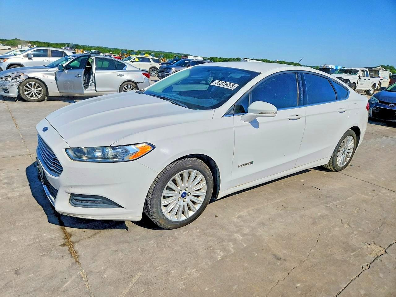 Salvage Ford Fusion Image