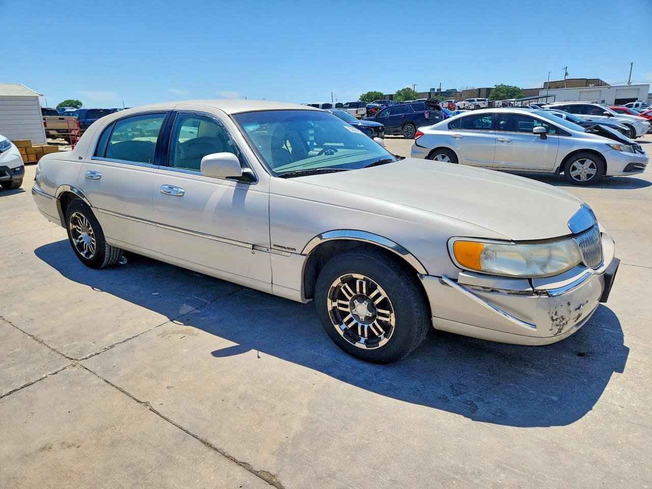 Lincoln Towncar Cartier