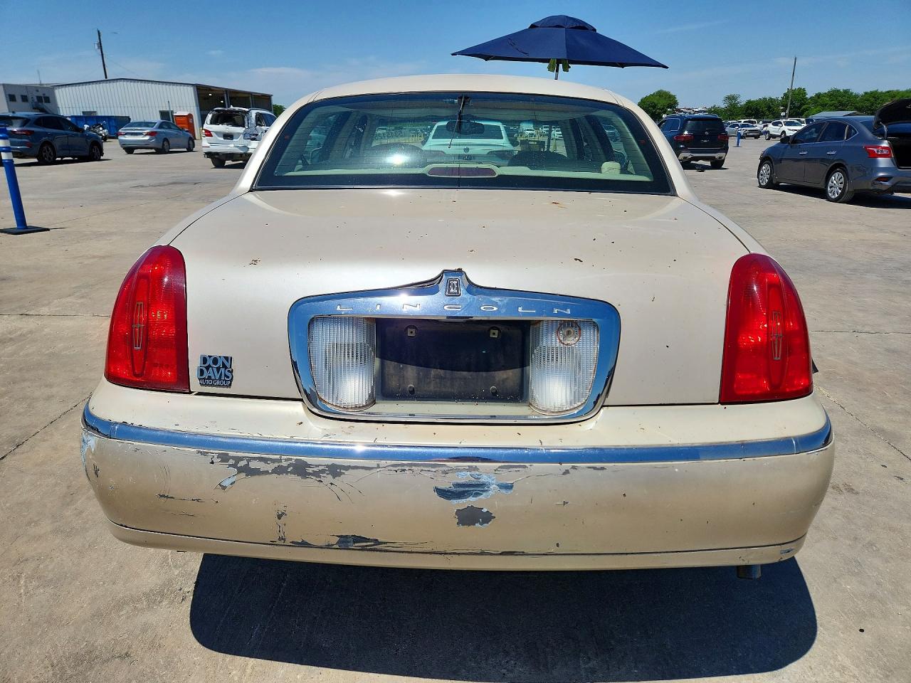 Lincoln Towncar Cartier