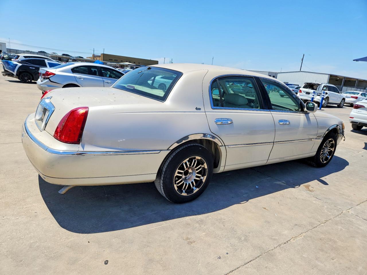 Lincoln Towncar Cartier