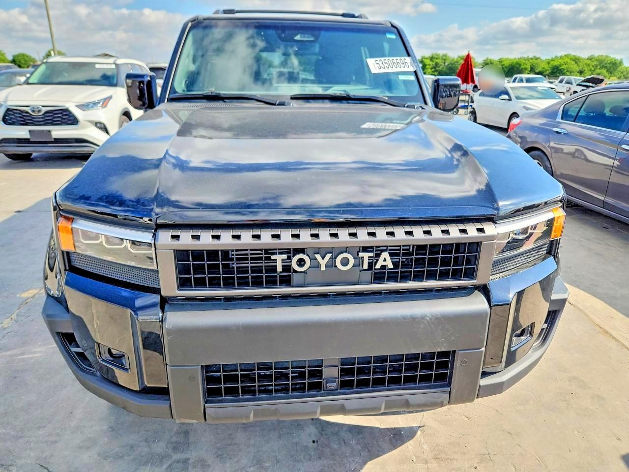 Toyota Land Cruis Base