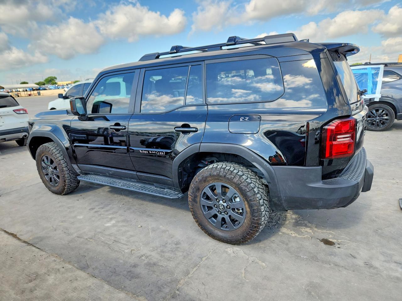 Toyota Land Cruis Base