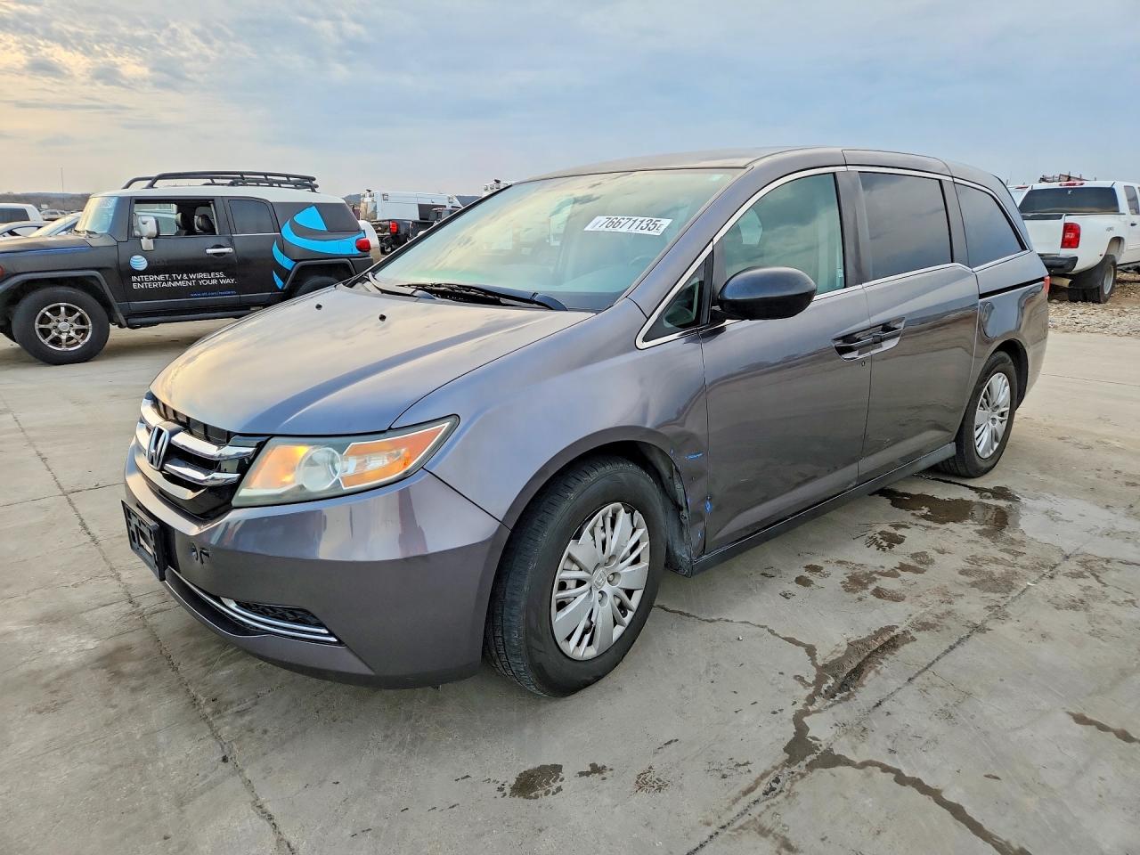 Salvage Honda Odyssey Image