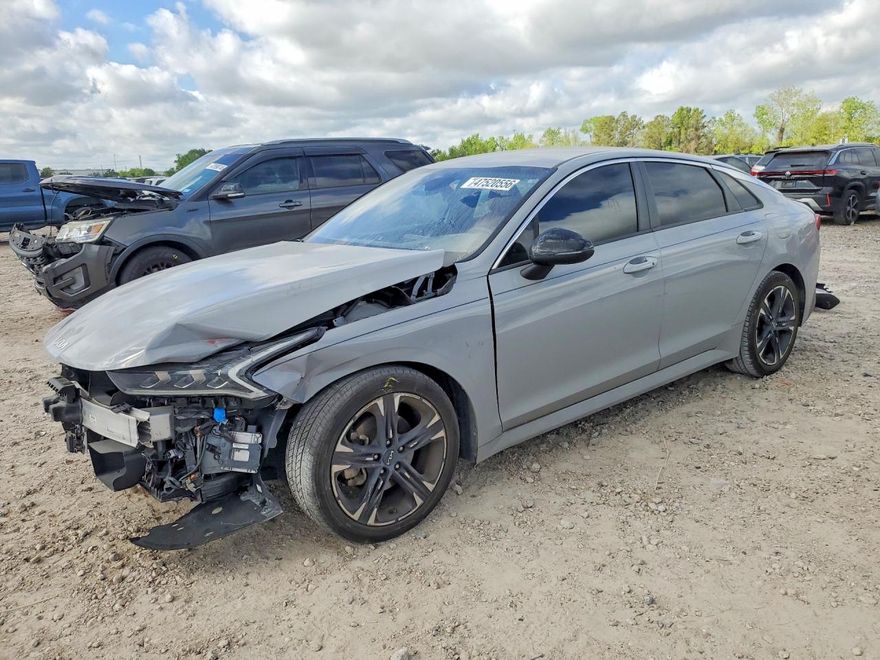 Salvage Kia K5 Image
