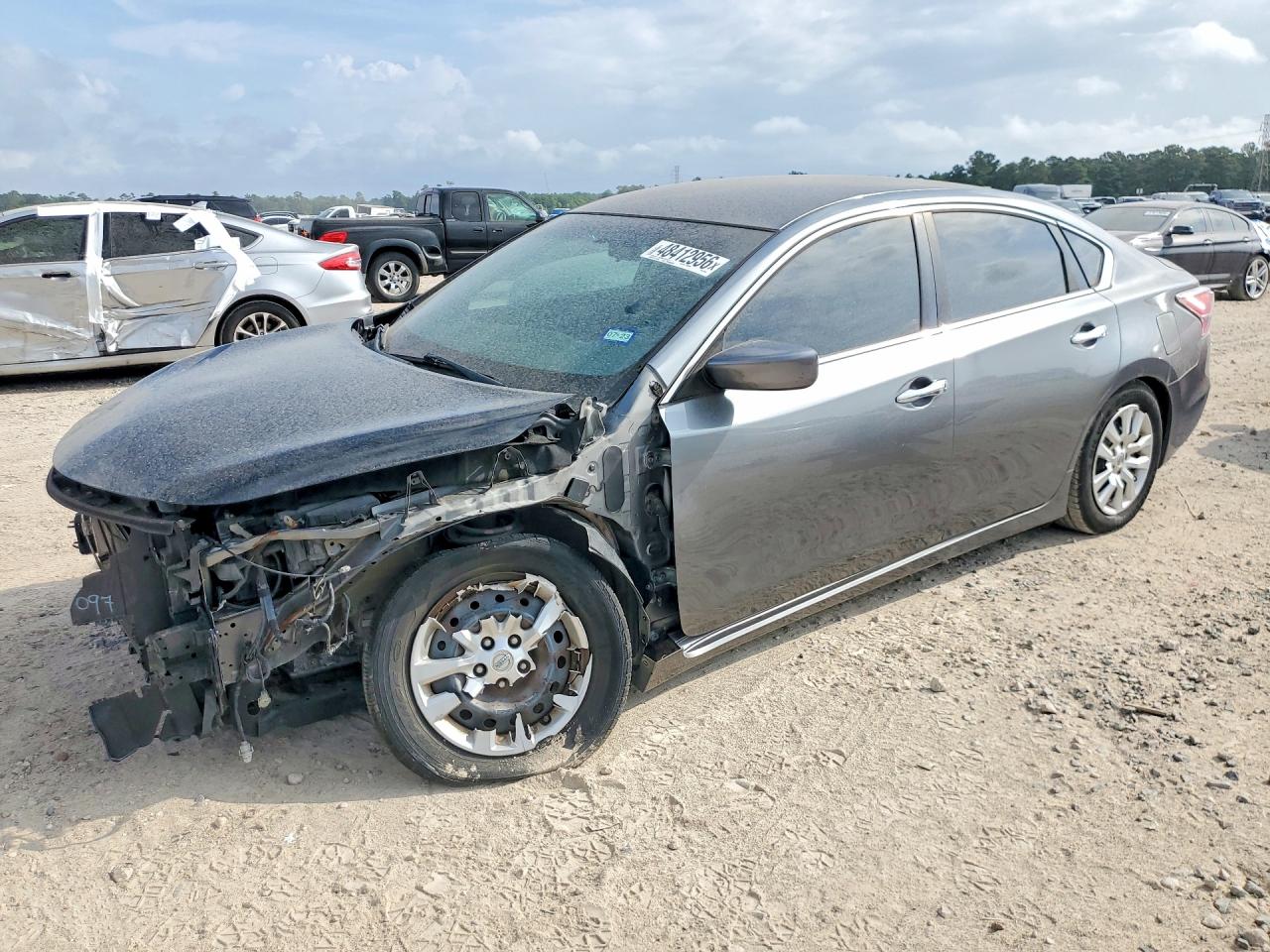 Salvage Nissan Altima Image