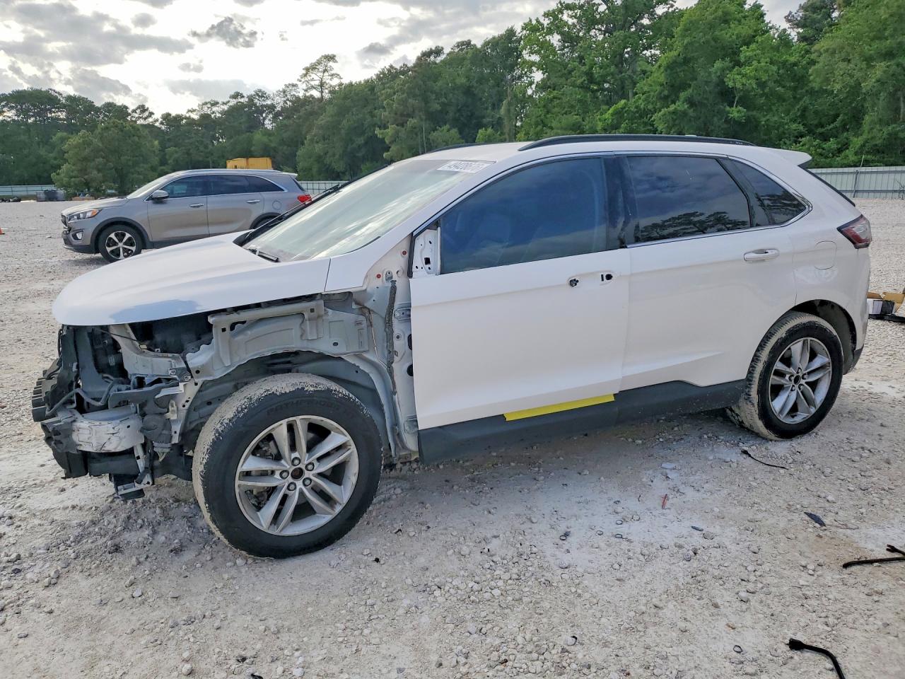 Salvage Ford Edge Image