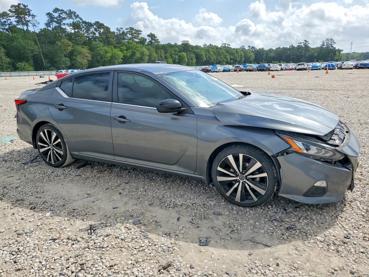 Nissan Altima Sr