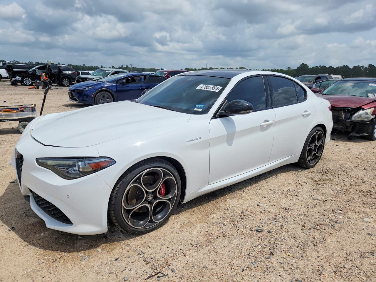 Salvage Alfa Romeo Giulia Sup Image