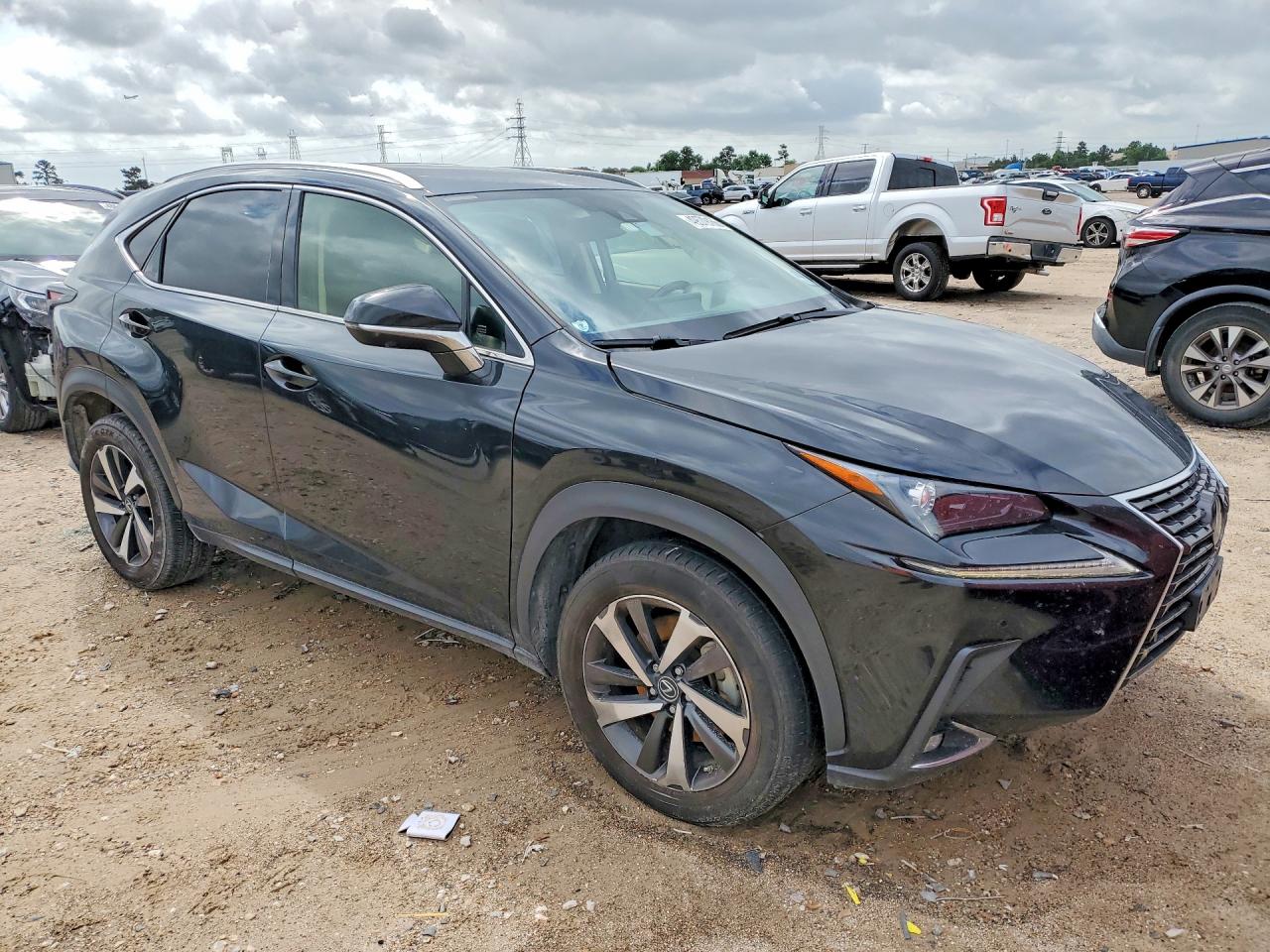 Lexus NX Base