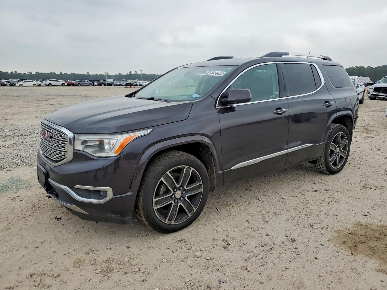 Salvage GMC Acadia Image