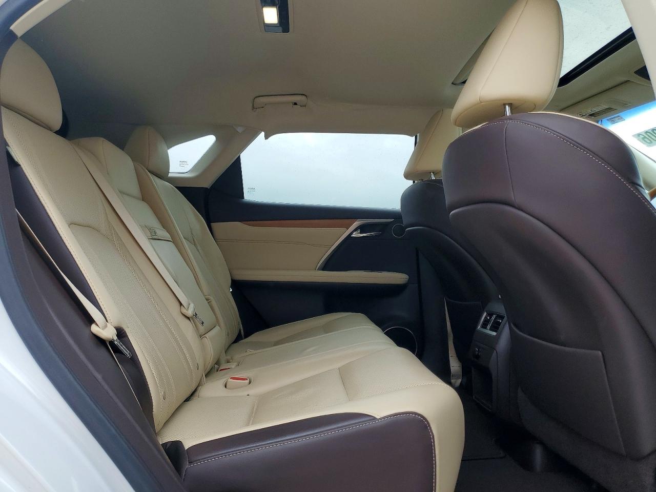 Lexus RX Base
