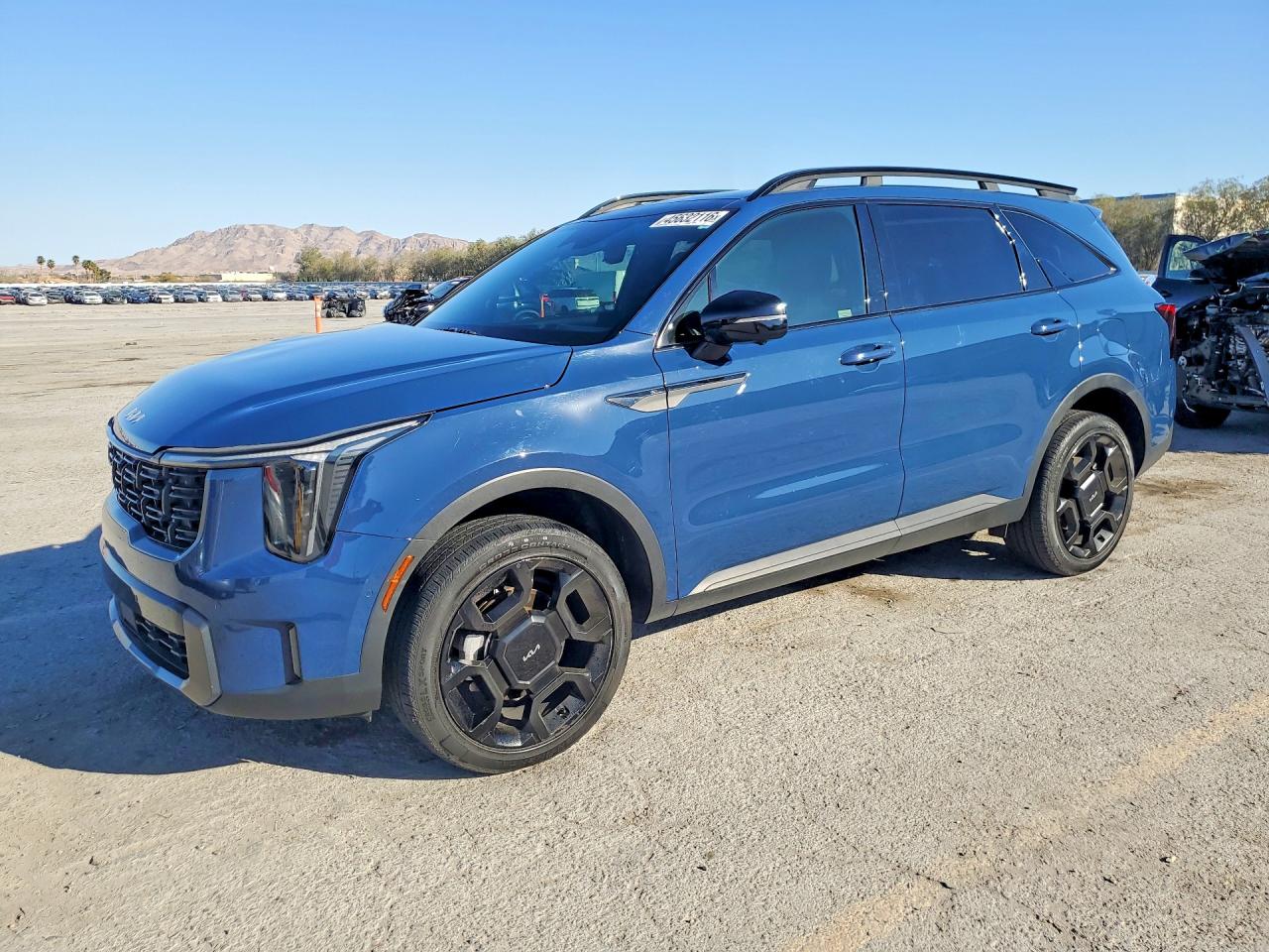 Salvage Kia Sorento Image