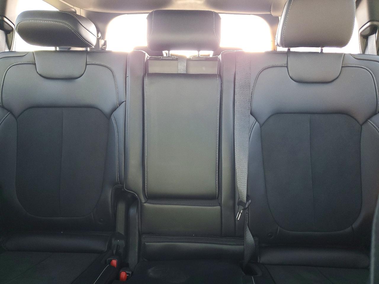 Jeep Cherokee L Laredo