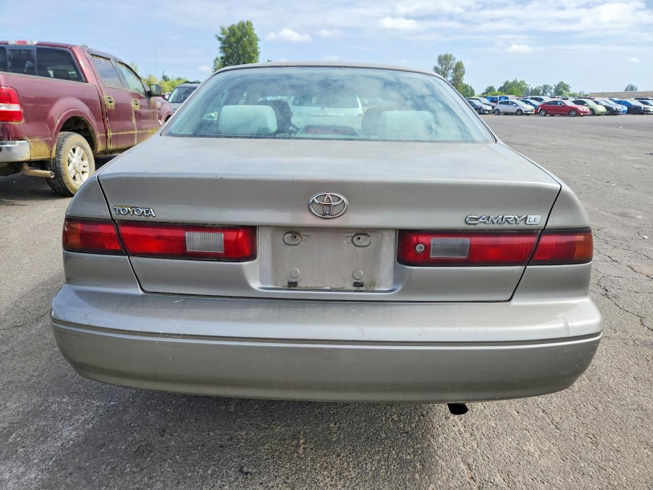 Toyota Camry Le
