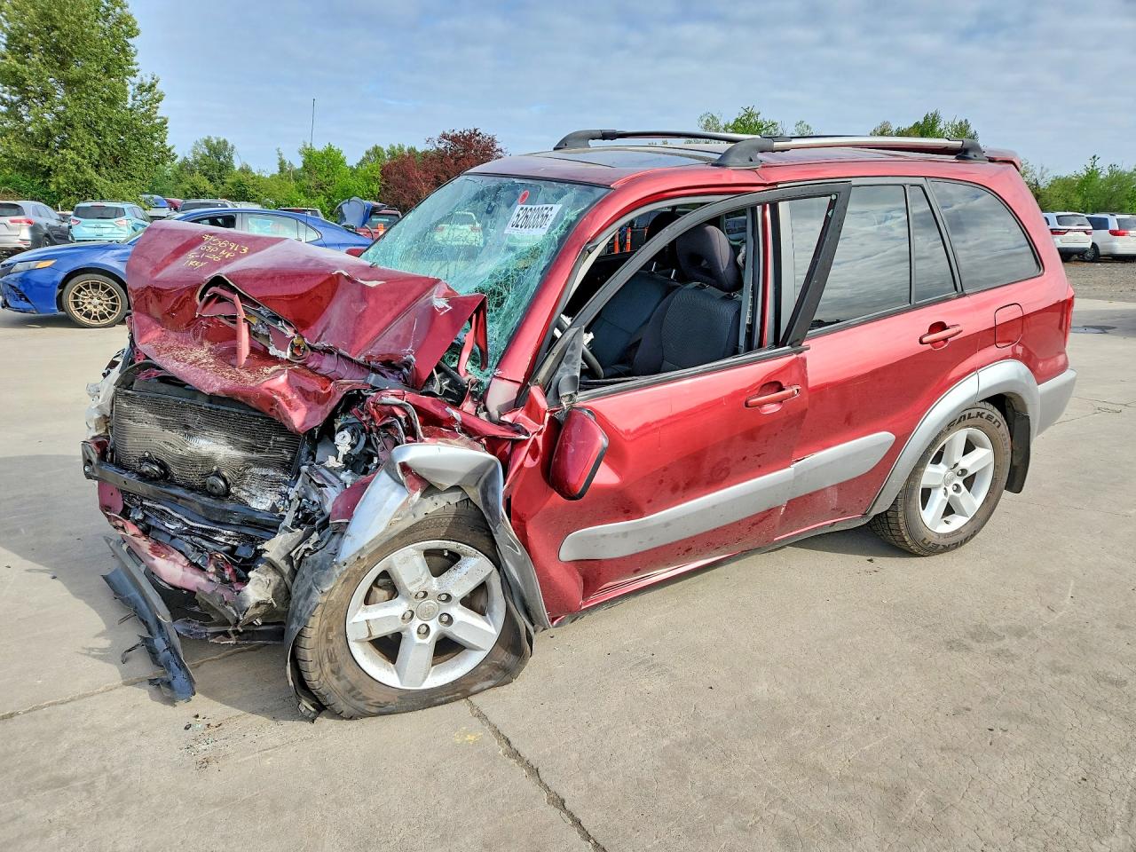 Salvage Toyota RAV4 Image