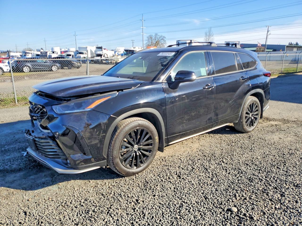 Salvage Toyota Highlander Image