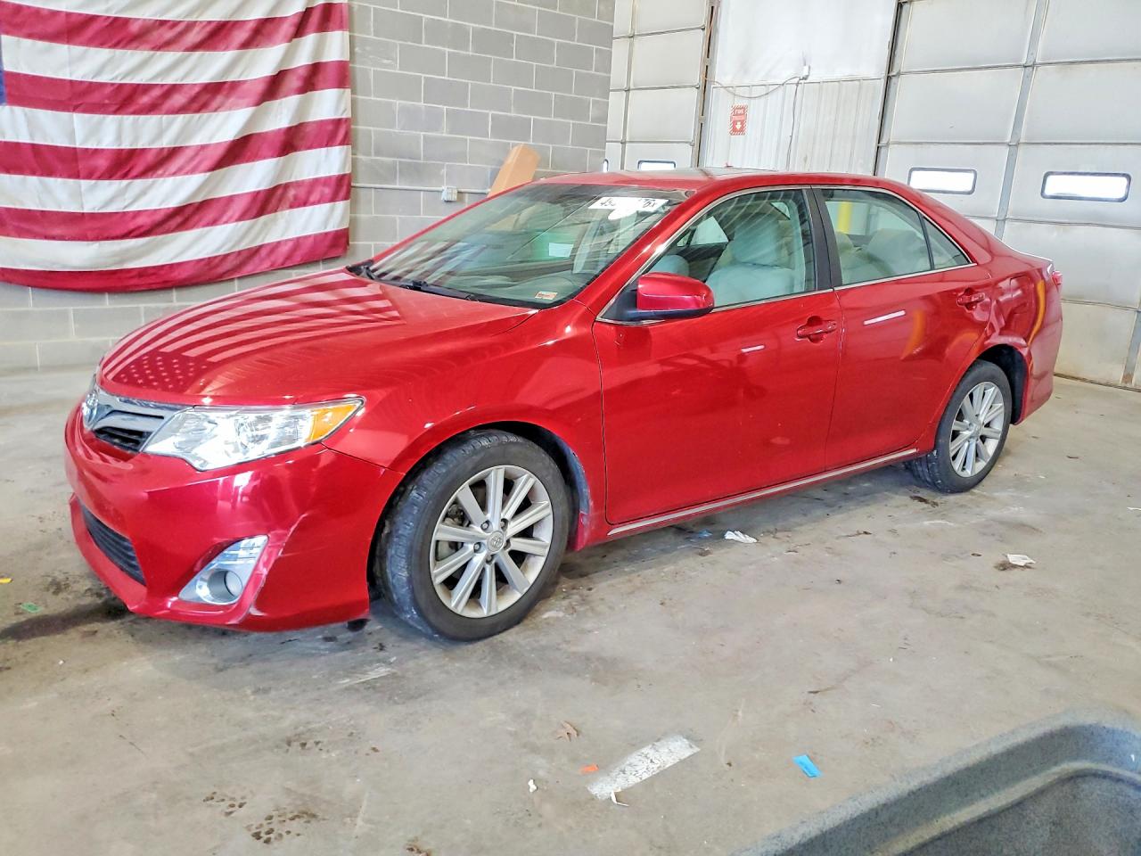 Salvage Toyota Camry Image