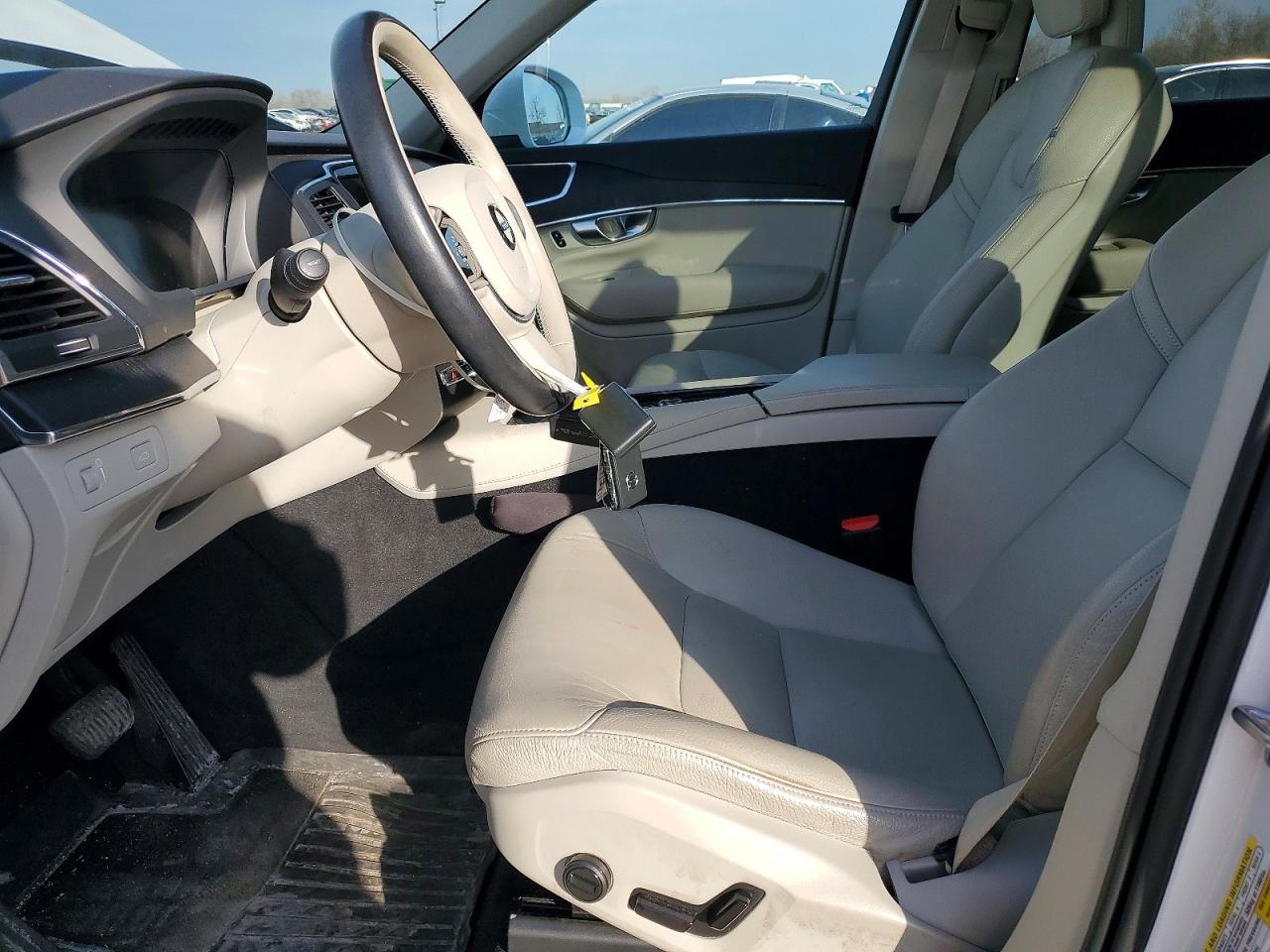 Volvo XC90 T6 Momentum