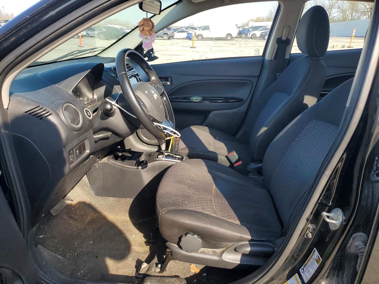 Mitsubishi Mirage Se