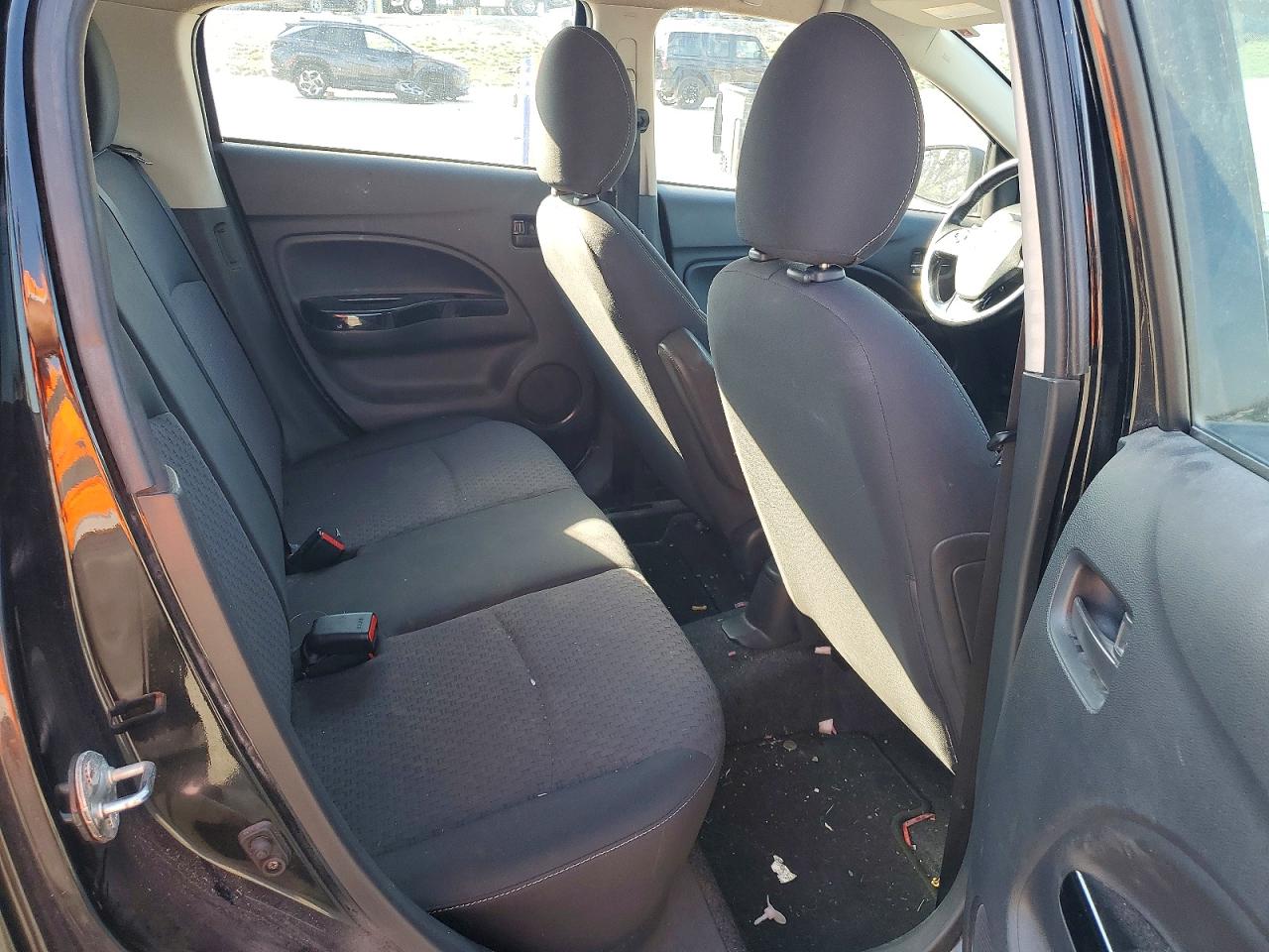 Mitsubishi Mirage Se