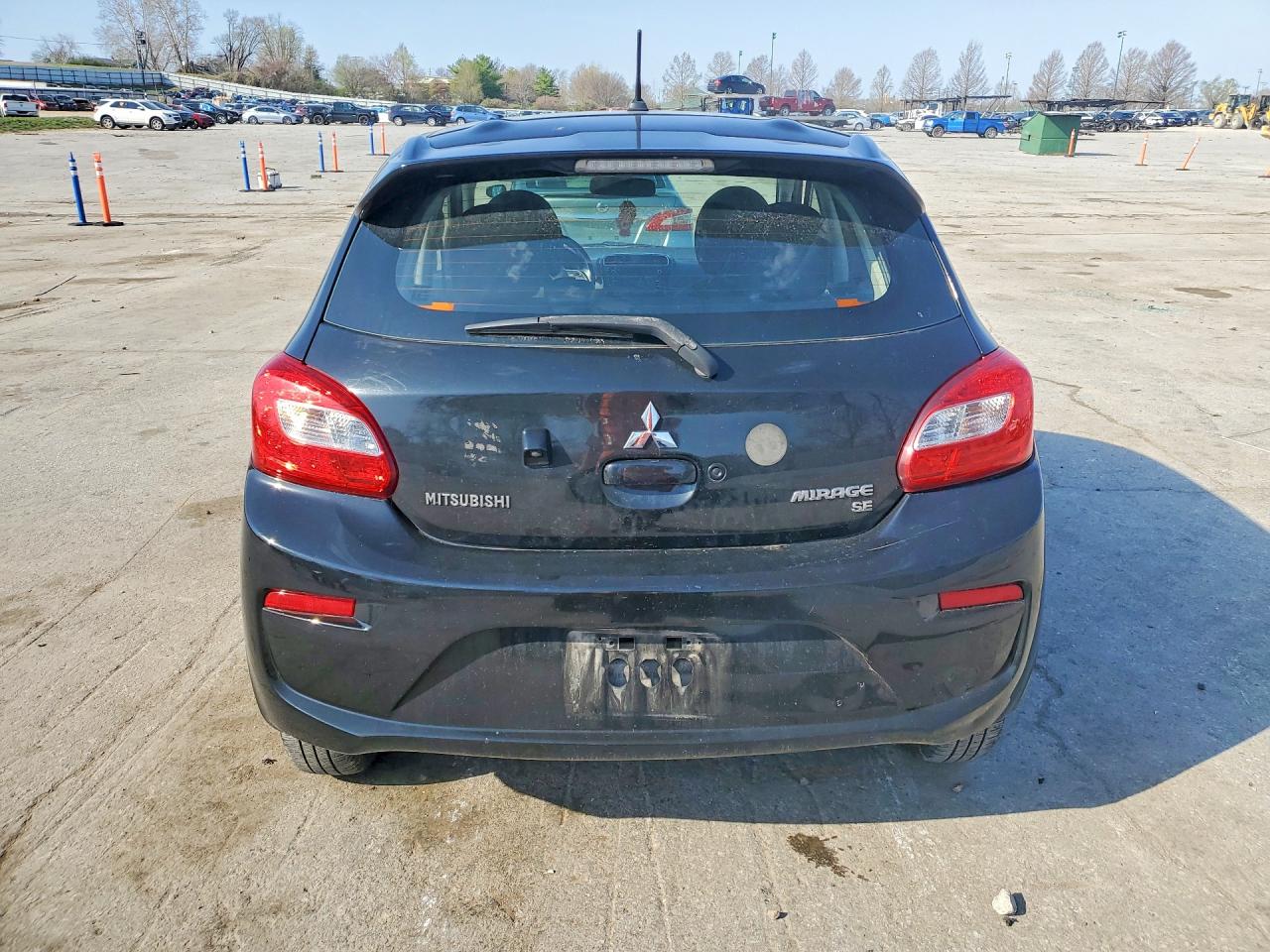 Mitsubishi Mirage Se