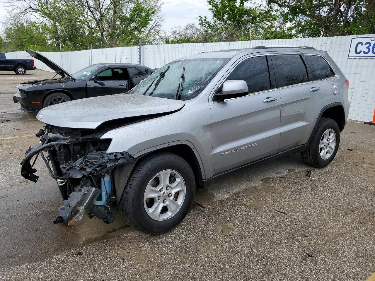 Salvage Jeep Cherokee Image