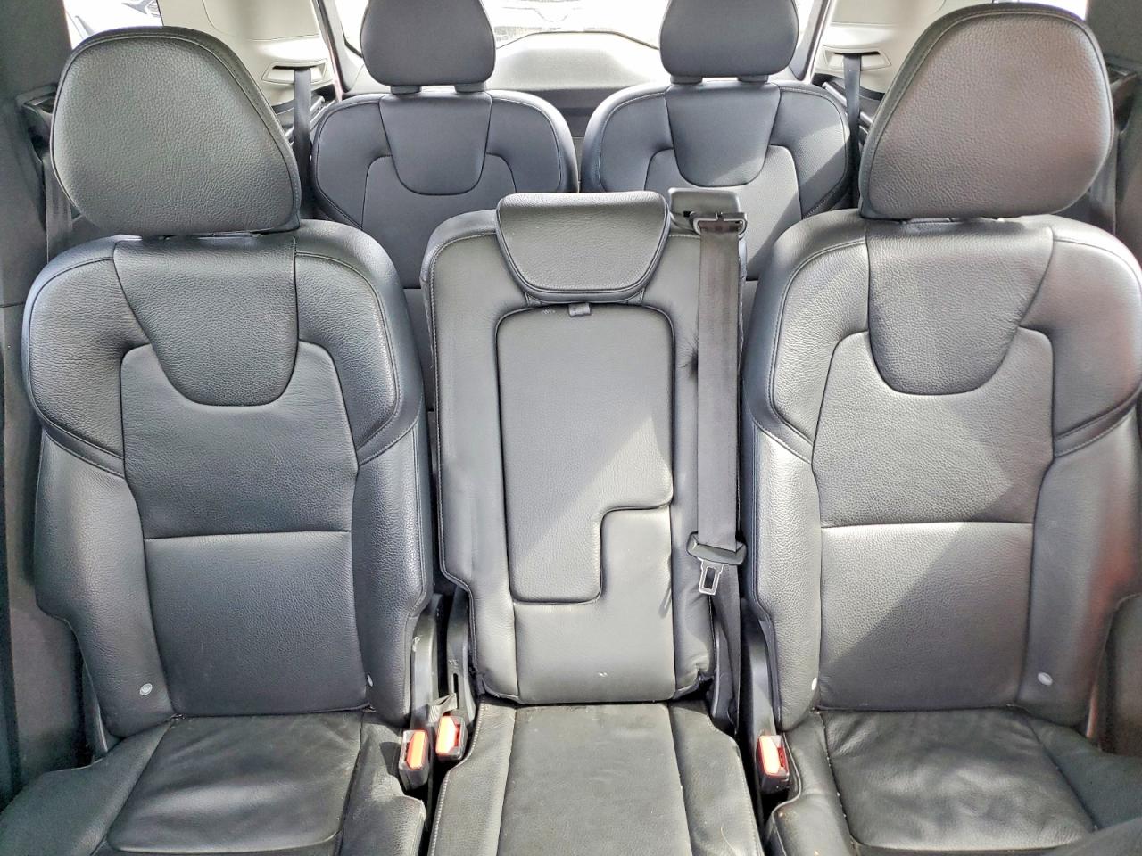 Volvo XC90 T6