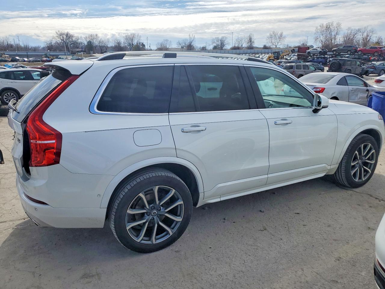 Volvo XC90 T6
