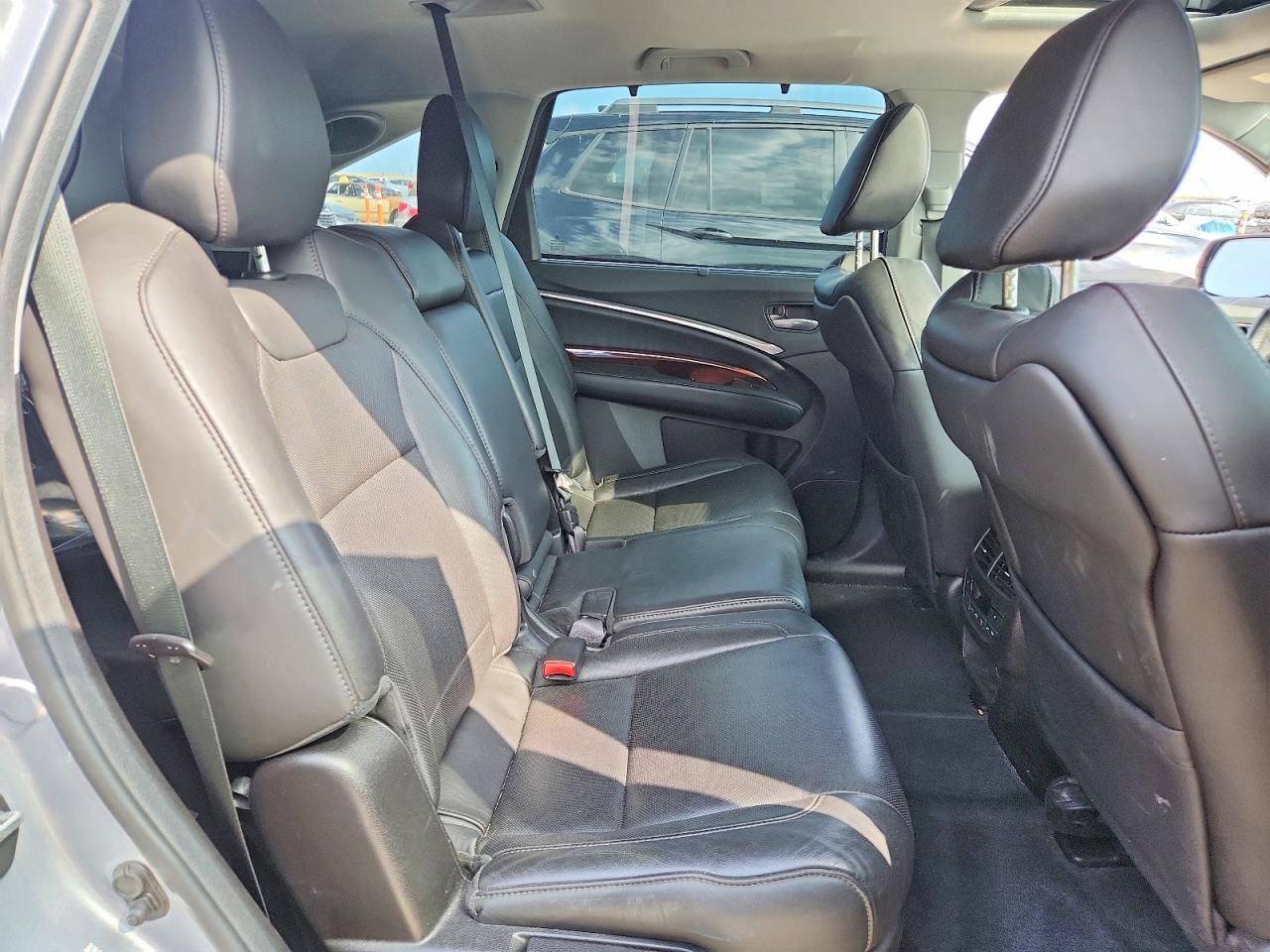 Acura MDX Advance