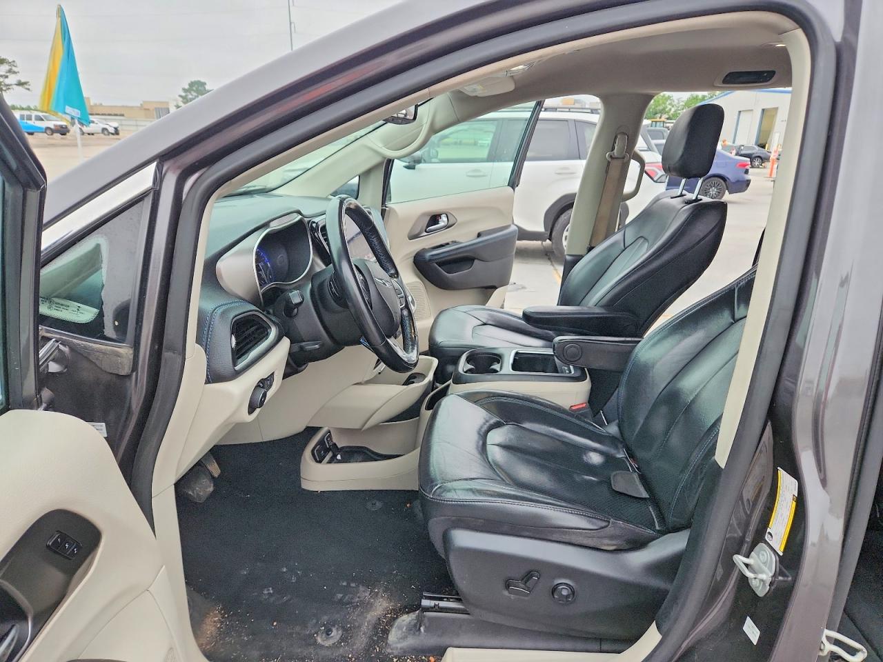 Chrysler Pacifica Touring L