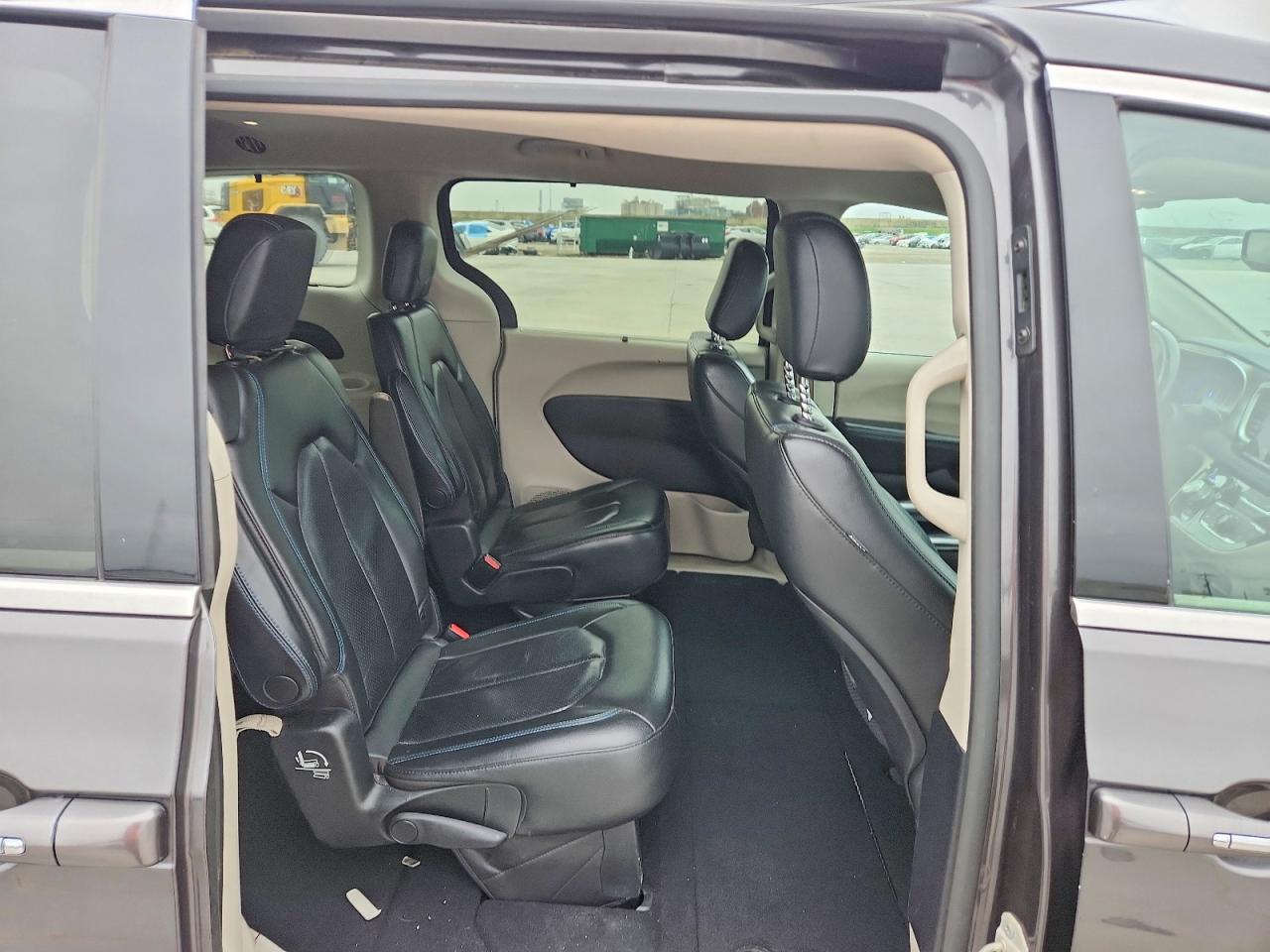 Chrysler Pacifica Touring L