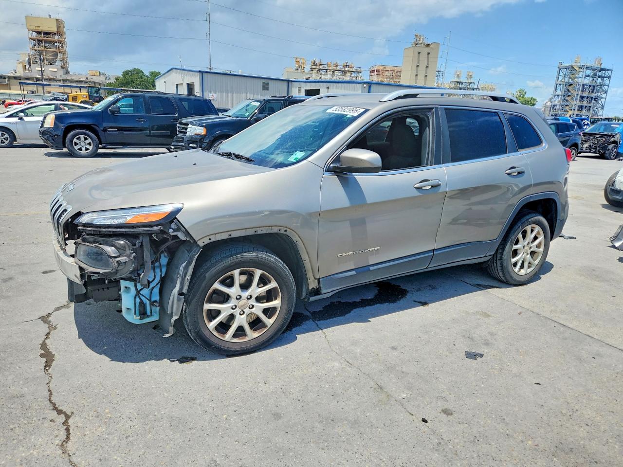 Salvage Jeep Cherokee Image
