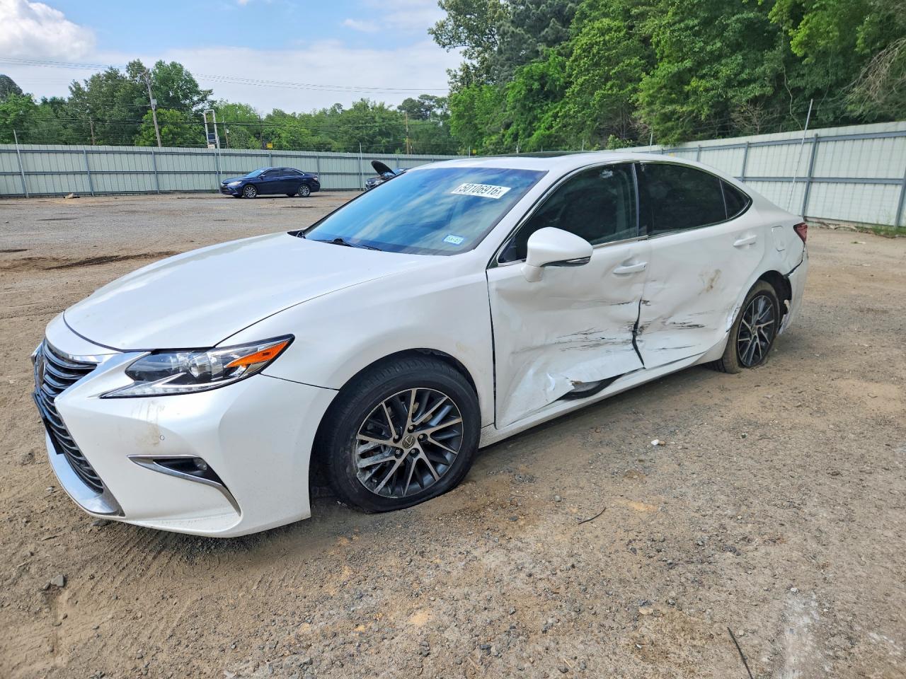 Salvage Lexus Es Image