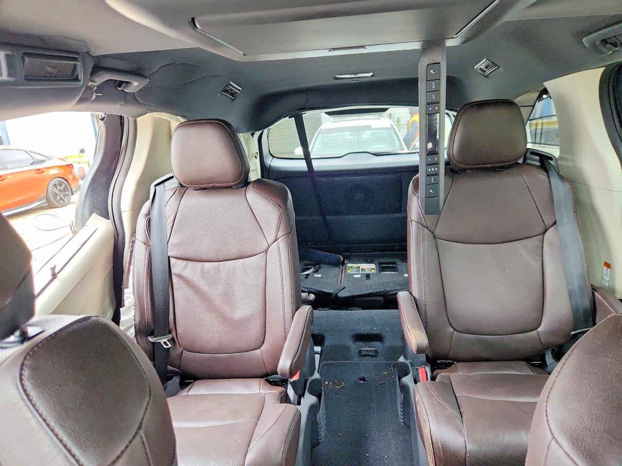 Toyota Sienna Platinum 7-passenger